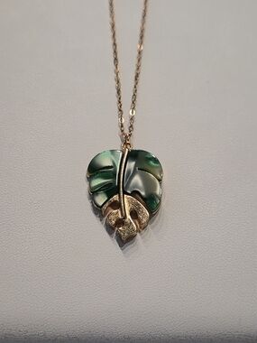Gold Chain Necklace with Green Monstera Leaf Pendant